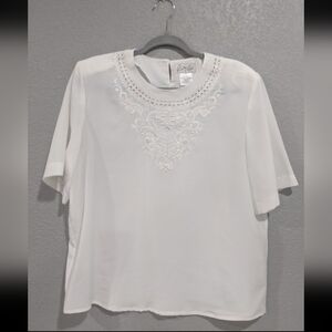 Women's Rare Elegant Beaded White Floral Blouse Top Businesscasual Coquette